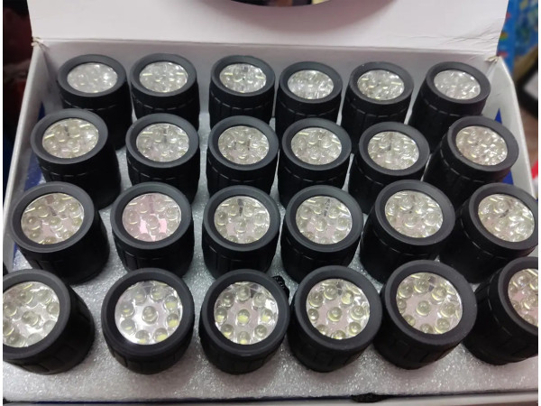 Ліхтар на батарейках 3*ААА 9LED (батарейки у комплекті)